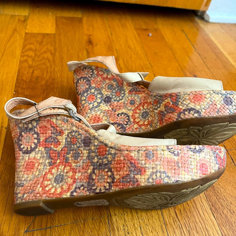 Floral Wedges